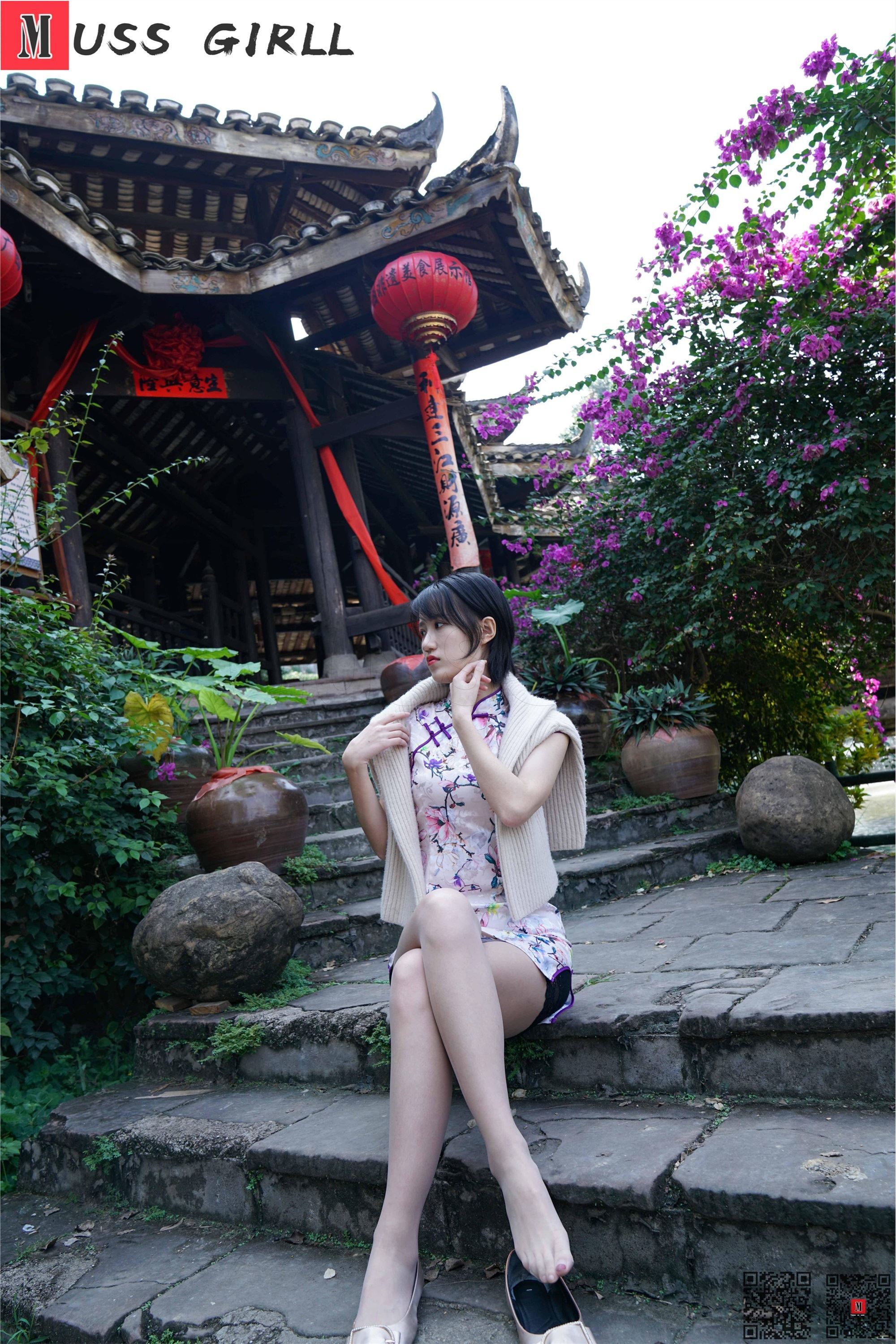 MussGirl慕丝女郎  NO.157 公园凉亭碎花旗袍